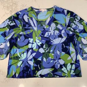 Jude finally Women's Blue & Green Floral V-Neck Top